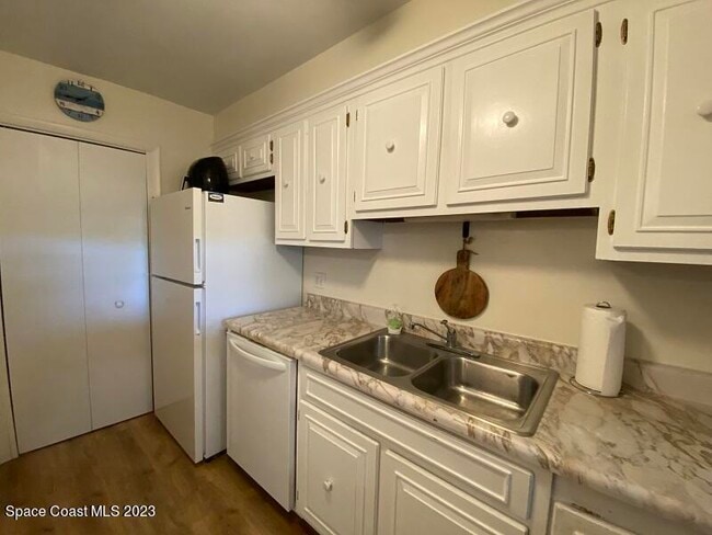 Building Photo - 555 Fillmore Ave