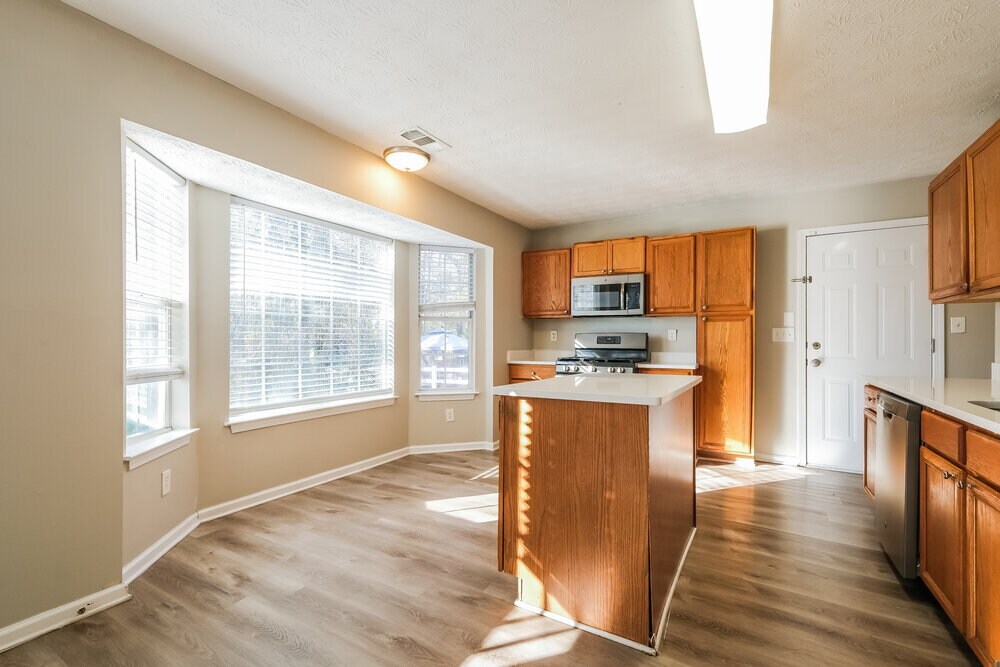 Building Photo - 100 Old Surrey Ct