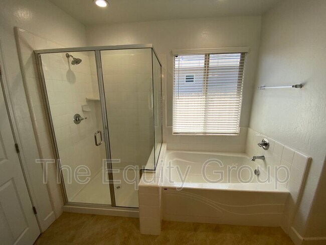 Building Photo - 1415 West Tyler Ct