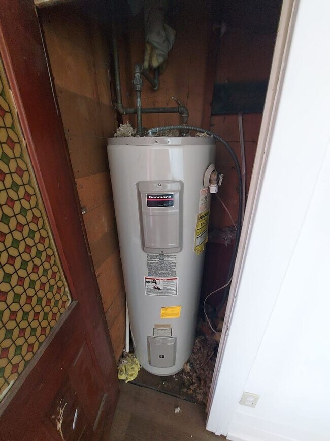 Building Photo - Charming Tacoma Home on a Peaceful Corner Lot!