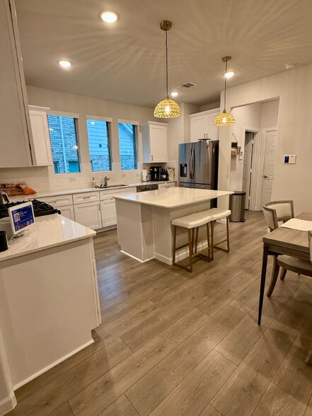 Building Photo - 5313 Waterview Ct