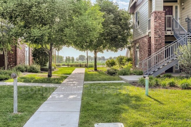 Building Photo - 804 Summer Hawk Dr
