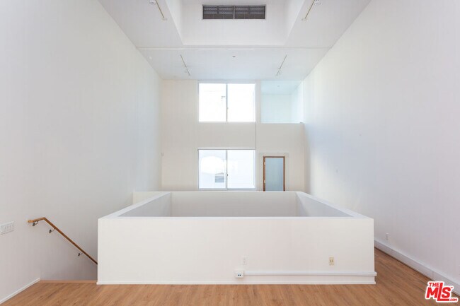 Building Photo - 11 Brooks Ave