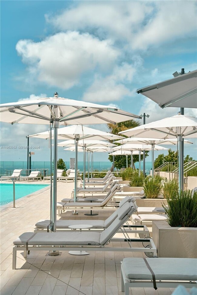 Building Photo - 300 Biscayne Blvd Way