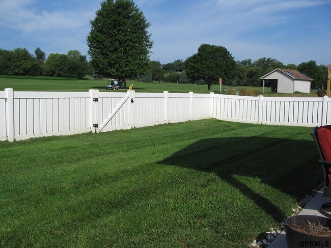 Building Photo - 3031 Lakeside Dr