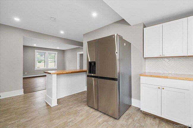 Building Photo - 453 NY-17M