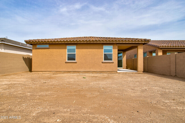 Building Photo - 16845 W Evergreen Rd