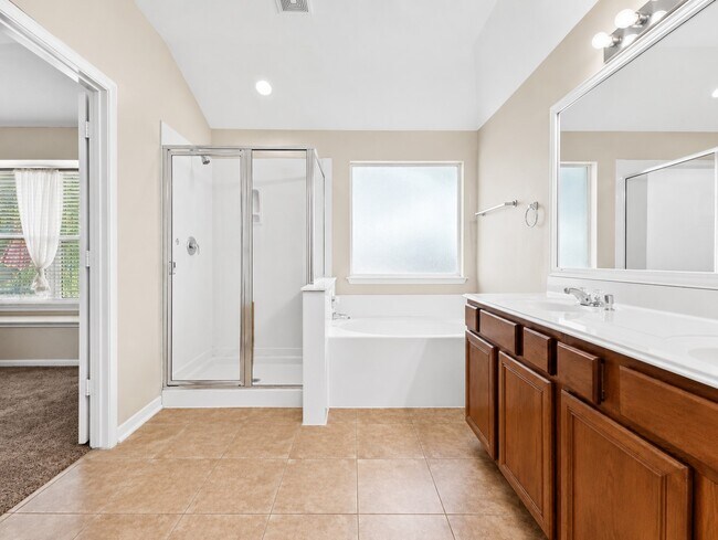 Building Photo - 6114 Menor Crest Dr