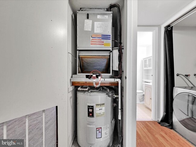 Building Photo - 411 Conestoga Rd