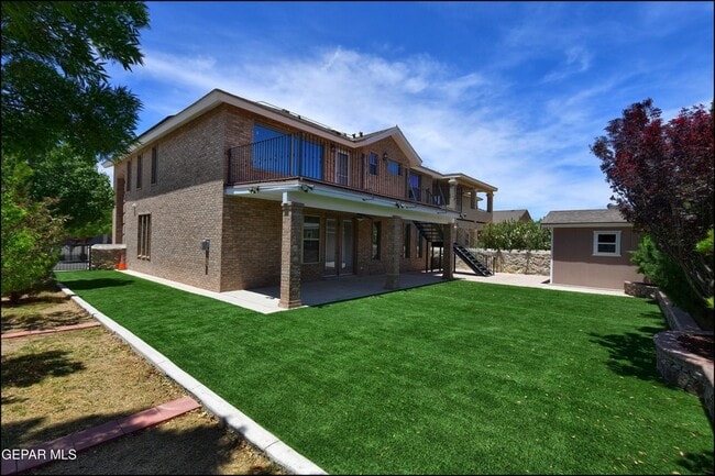 Building Photo - 6560 McFarland Ave