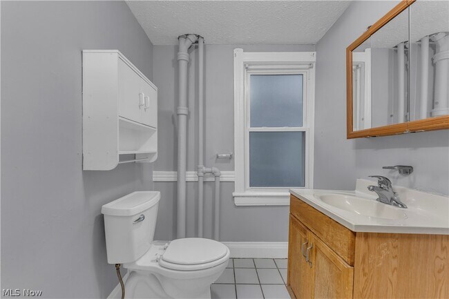 Building Photo - 2115 Dowd Ave