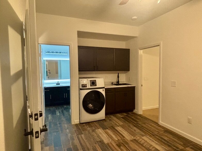 Building Photo - 3033 San Miguel Dr