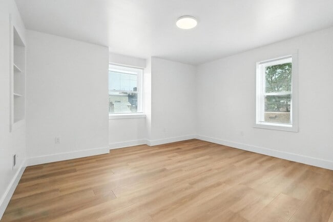 Building Photo - Luxury Rental - Southside Flats