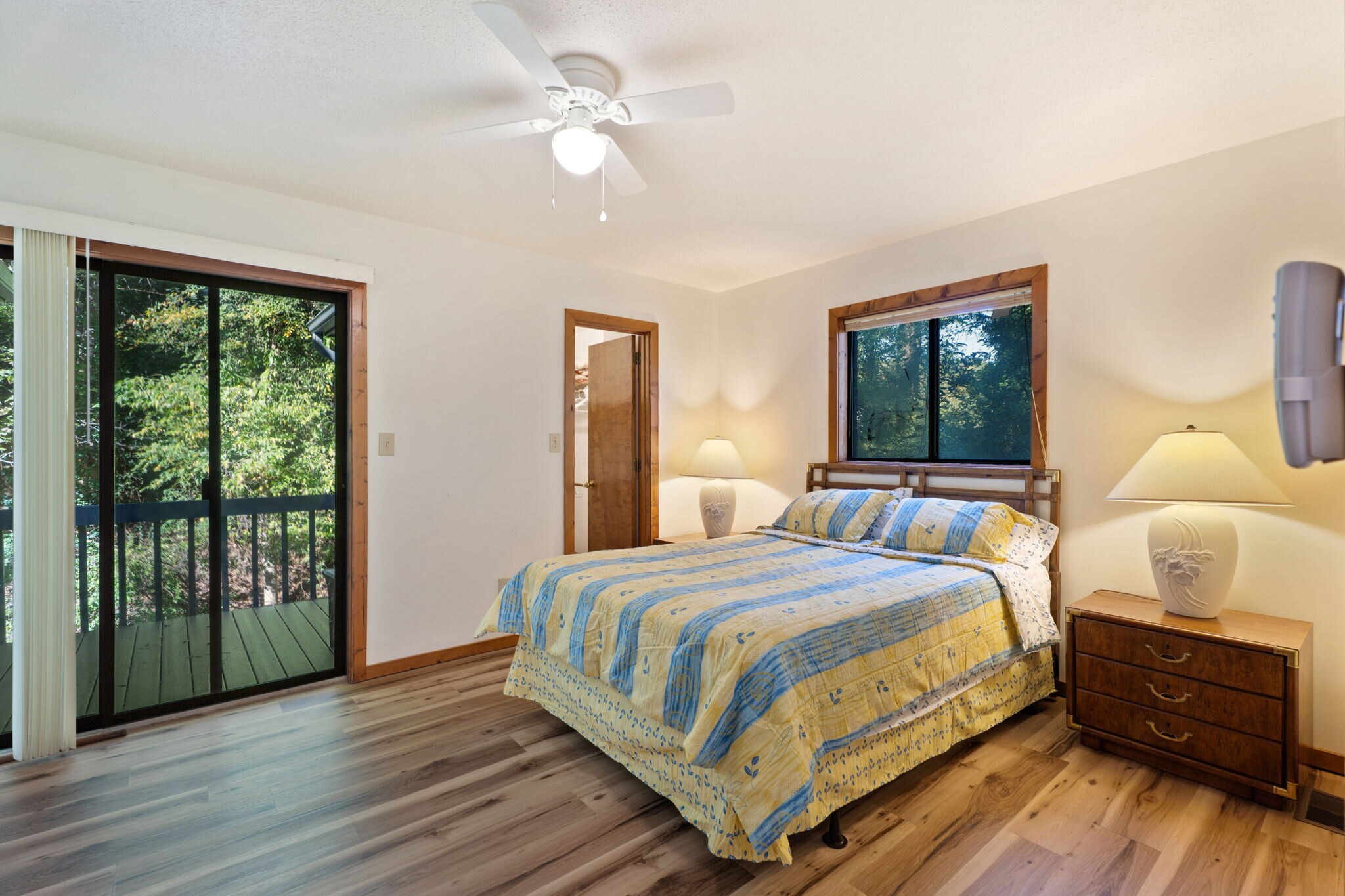 Building Photo - 609 Hillsborough St