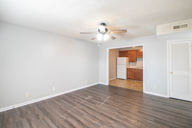 Building Photo - 145 Darlene Dr