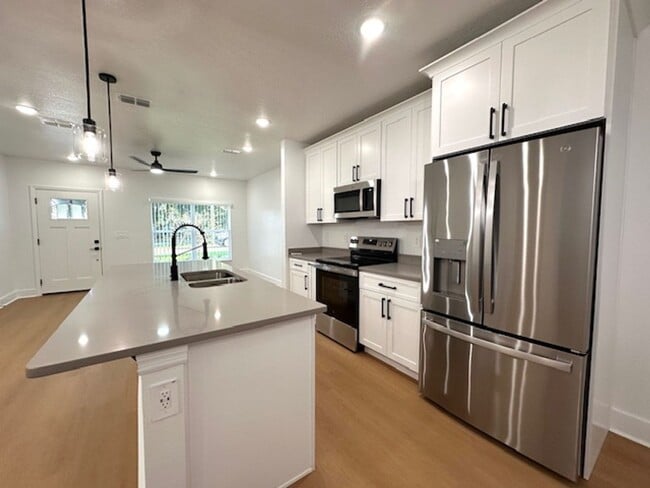 Building Photo - Brand new home!