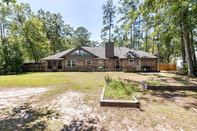 Building Photo - 200 Hermitage Dr