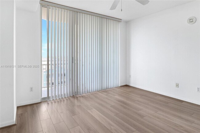 Building Photo - 2665 SW 37th Ave