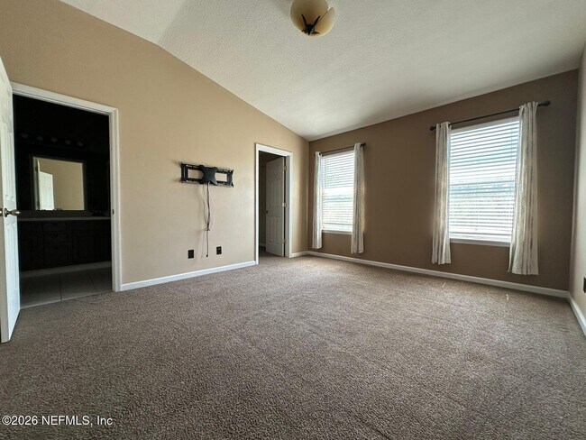 Building Photo - 5880 Sandstone Way