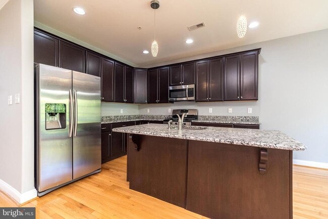 Building Photo - 3216 Brookside Dr