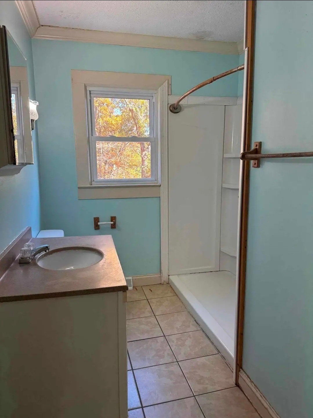 Building Photo - 305 Smith St