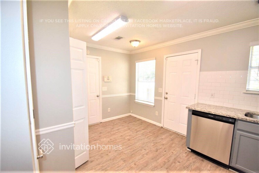 Building Photo - 2342 Glencairn Ln SW