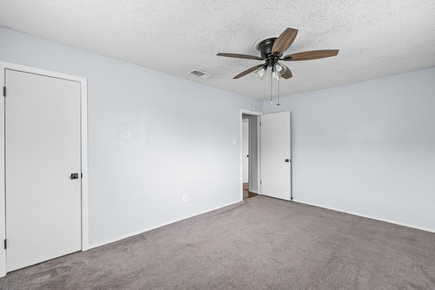 Building Photo - 4014 Richwood Cir