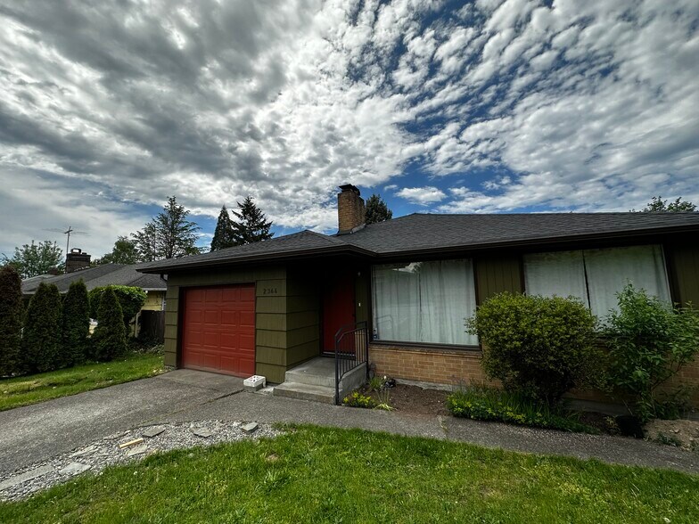 Front entrance - 2344 N Winnifred St