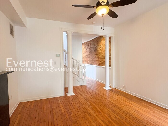 Building Photo - 1631 S Charles St