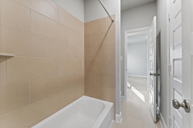 Building Photo - 528 Oakview Bend Dr
