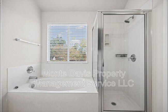 Building Photo - 336 Celery Loop