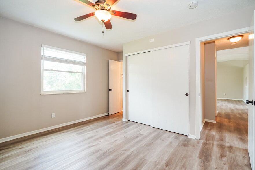 Building Photo - 3524 En-Joie Dr