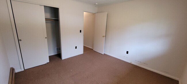 Building Photo - 1072 Lassie Ln SW