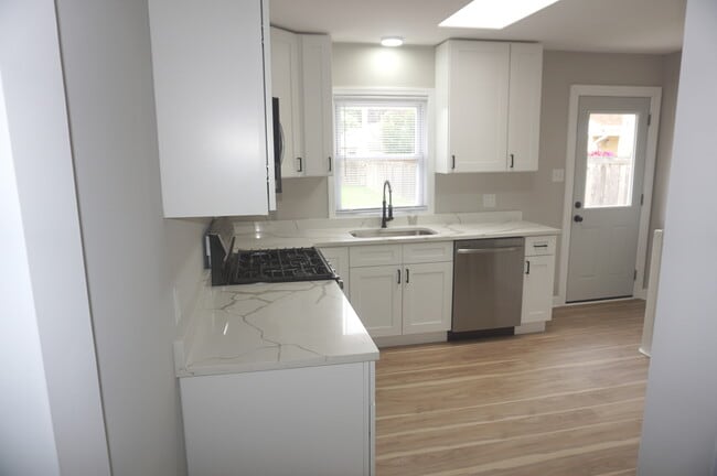 Building Photo - 416 N Redfield Ct