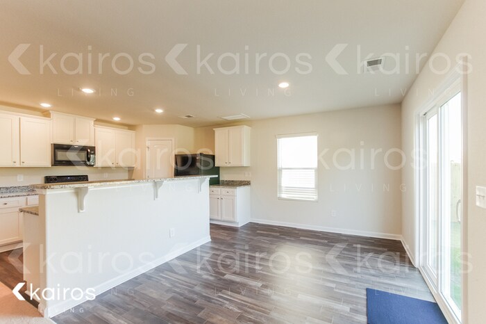 Building Photo - 207 Common Reed Dr