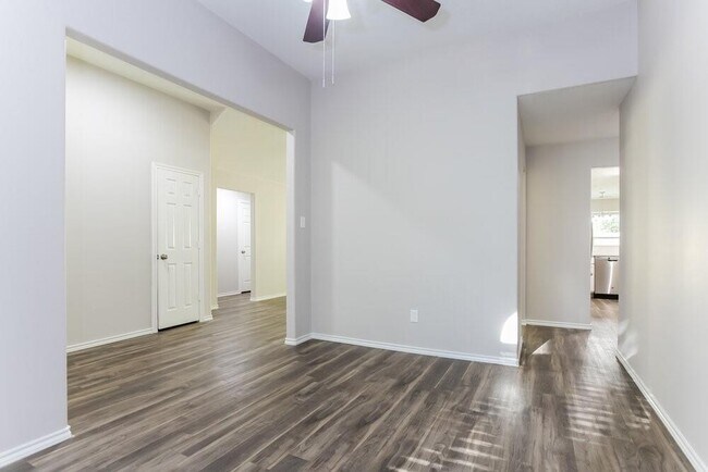 Building Photo - 3352 Jessica Ct