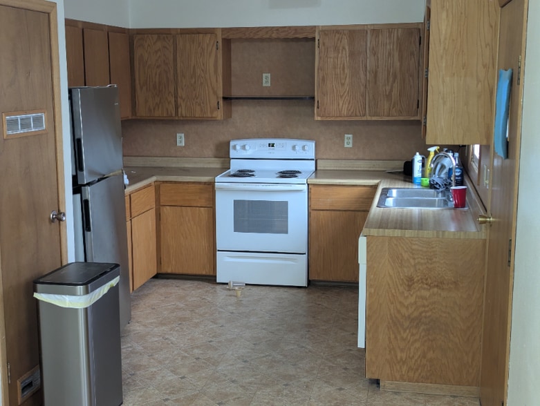 Building Photo - 426 Maple St