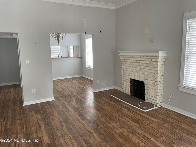 Building Photo - 2114 2nd St S