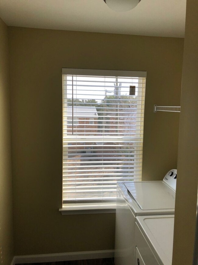 Building Photo - Water View Condo