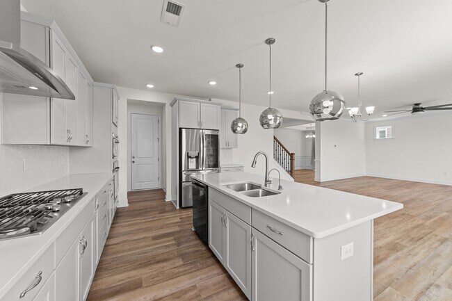 Building Photo - 824 Summit Crest Ct