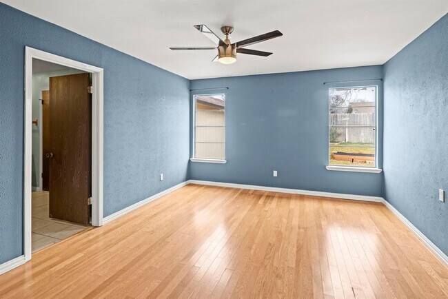 Building Photo - 9834 Teasdale Terrace