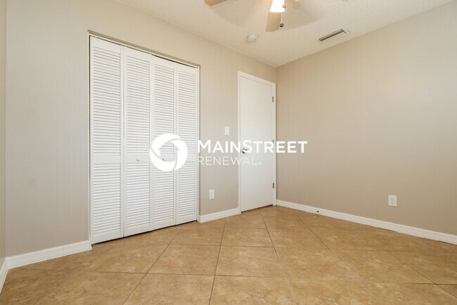 Building Photo - 4 Bedroom Pet-Friendly Home in Seminole, FL with Main Street Renewal