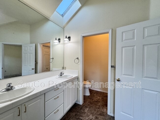 Building Photo - 351 SE 58th Ct