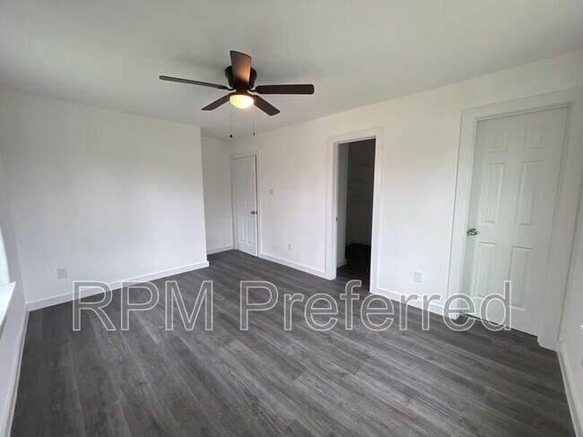 Building Photo - 8226 Linda Vista Rd