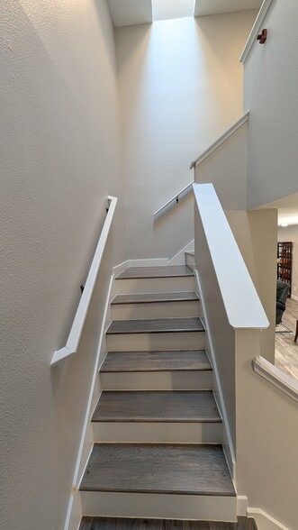 Building Photo - 9612 NE 121st Ln