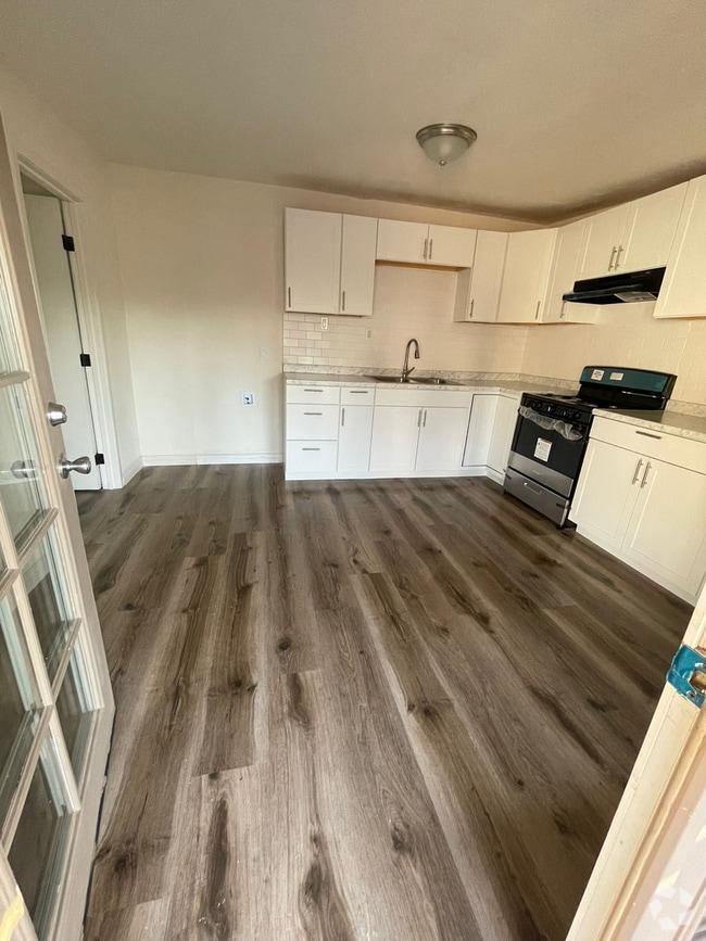 Building Photo - Studio For Rent in Calexico