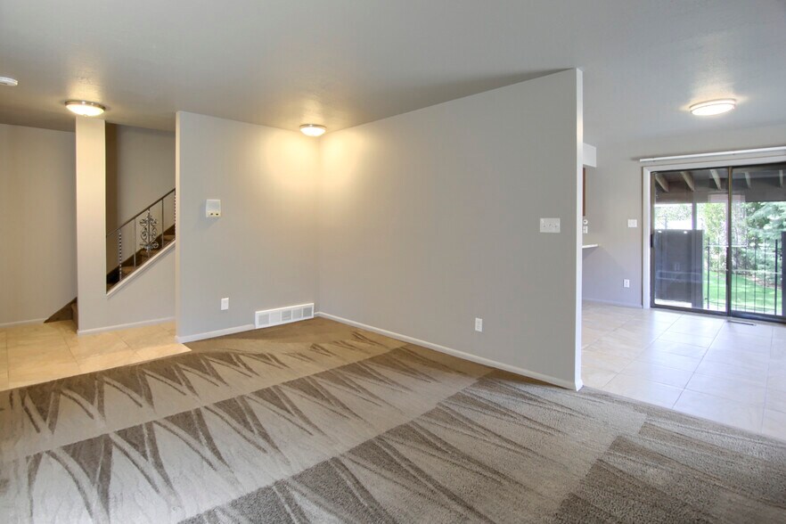 Building Photo - 1120 Canyon Rd