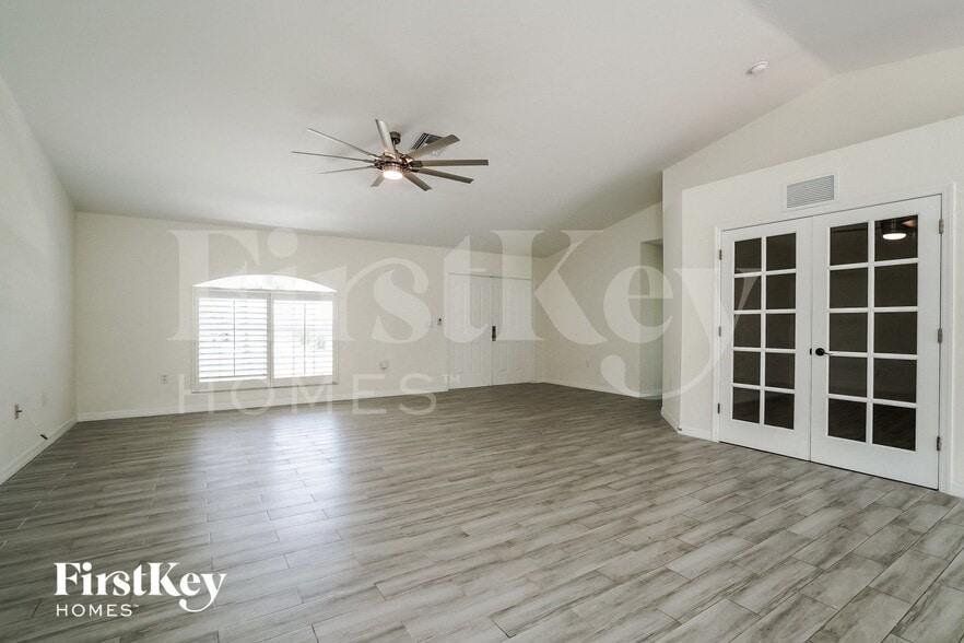 Building Photo - 8451 Caloosa Rd