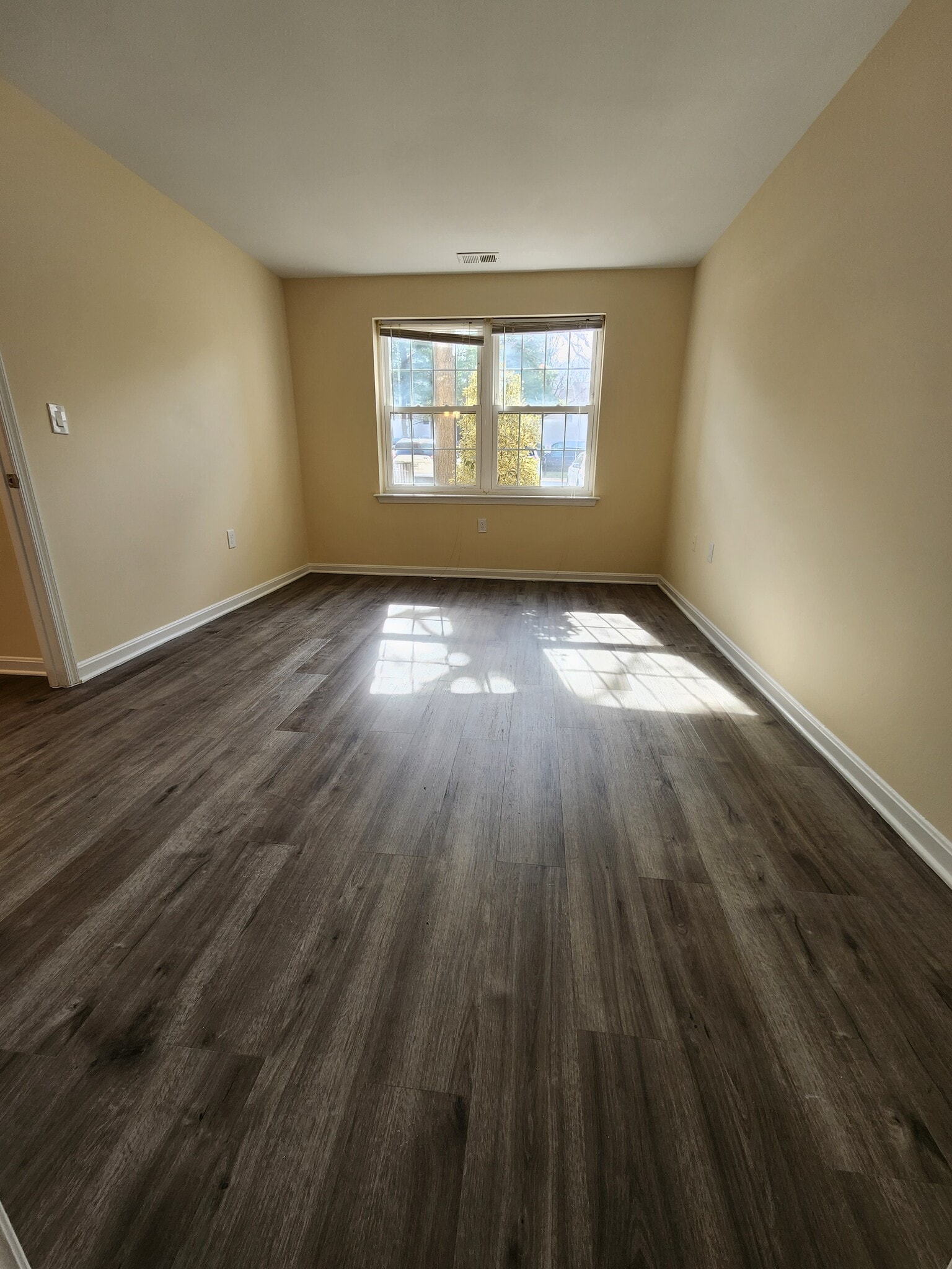 Building Photo - 18336 Streamside Dr