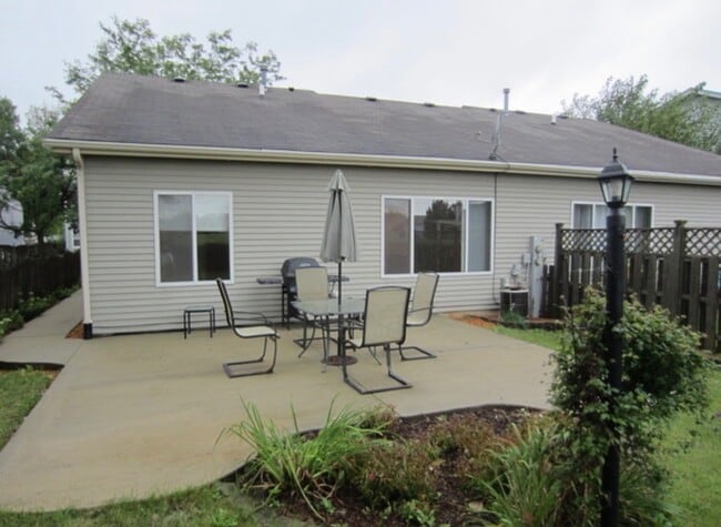Building Photo - 14019 S Oakdale Cir